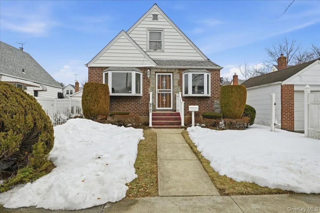 82-59 263rd Street, Floral Park
