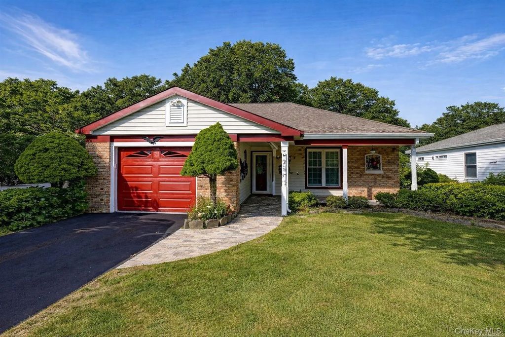 2 Bedford Court, Ridge