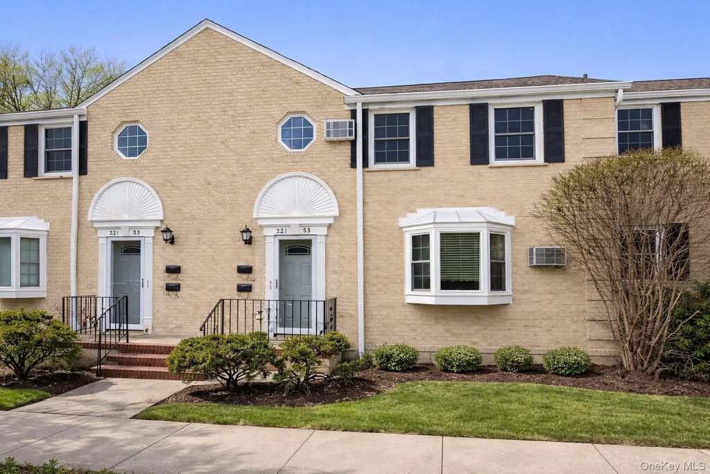 22105 67th Avenue # 1a, Oakland Gardens