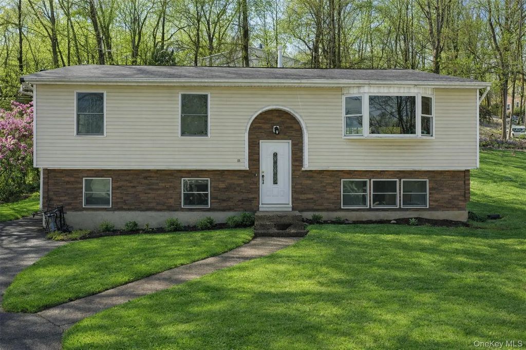 153 S Pascack Road, Nanuet