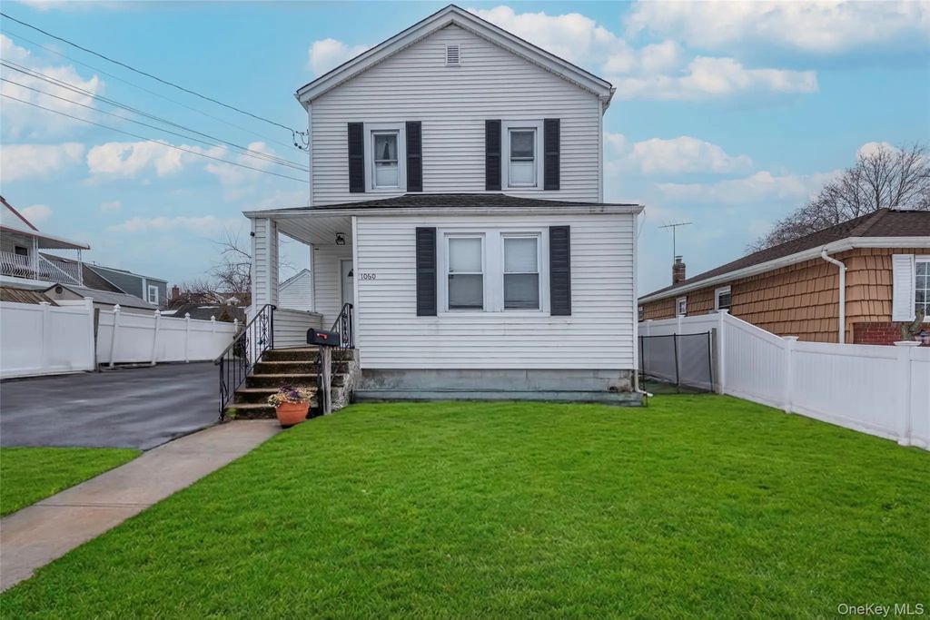 1060 Midland Street, Uniondale