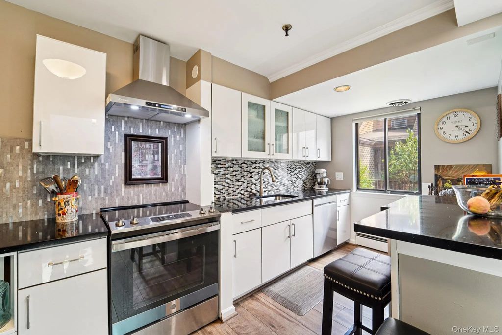 15 Greenridge Avenue # 16, White Plains