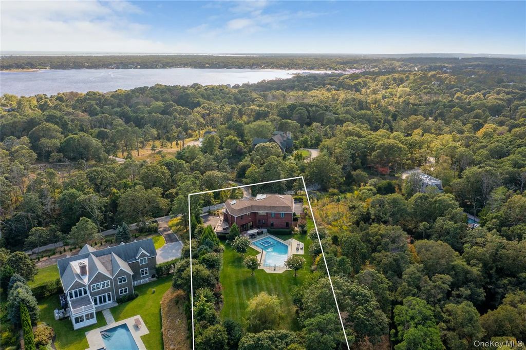 89 Old Canoe Place Road, Hampton Bays