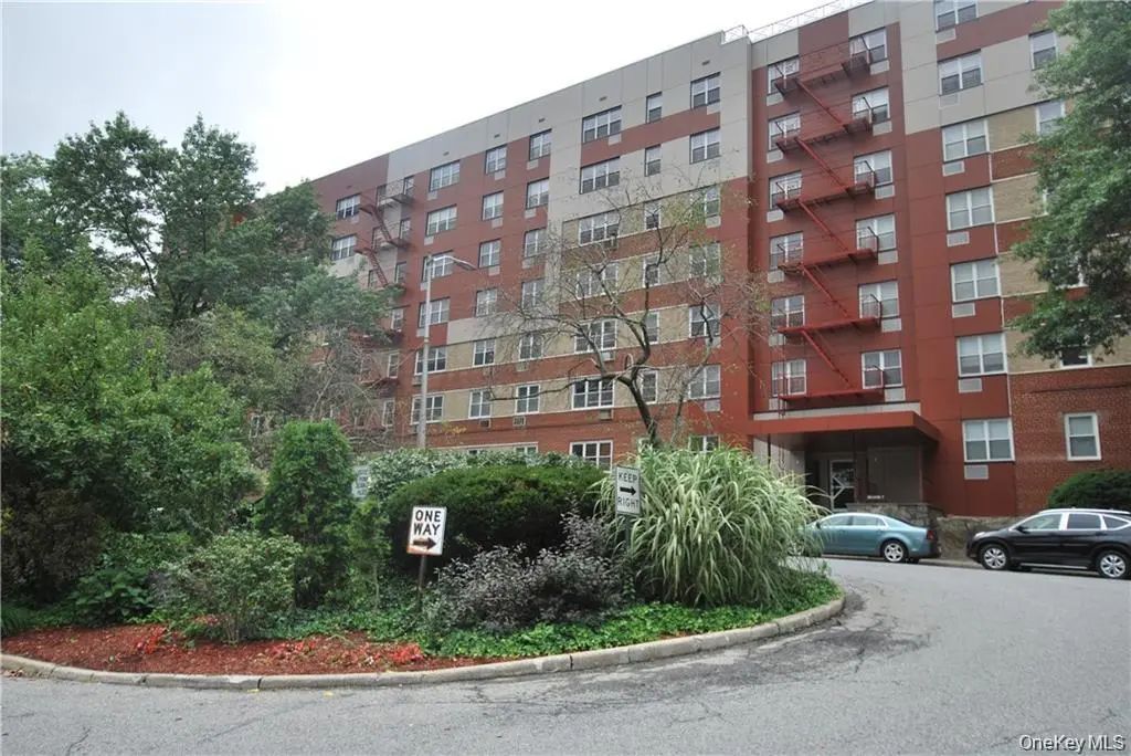 7 Balint Drive # 521, Yonkers