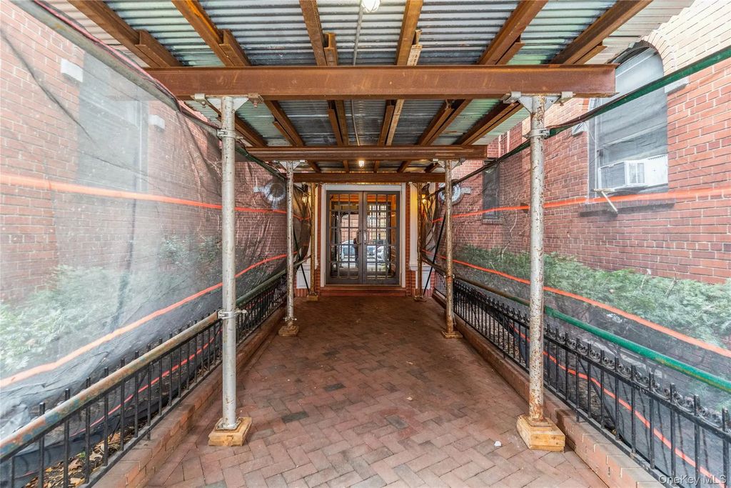 35-30 73rd Street # 2b, Jackson Heights