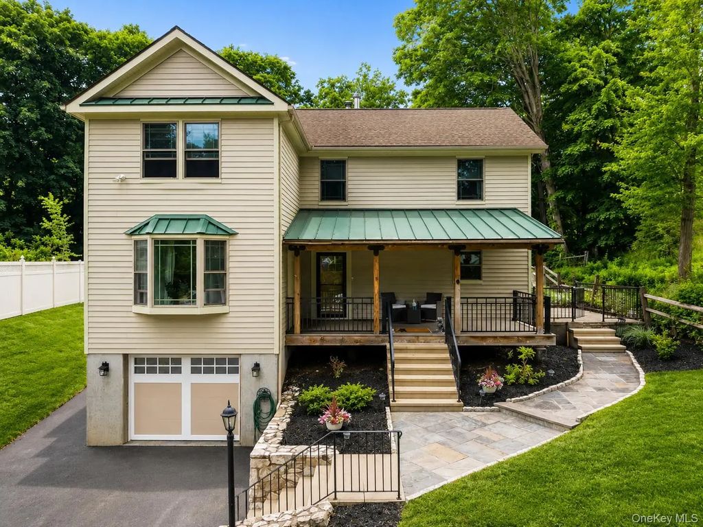 5 Tryon Circle, Cortlandt Manor