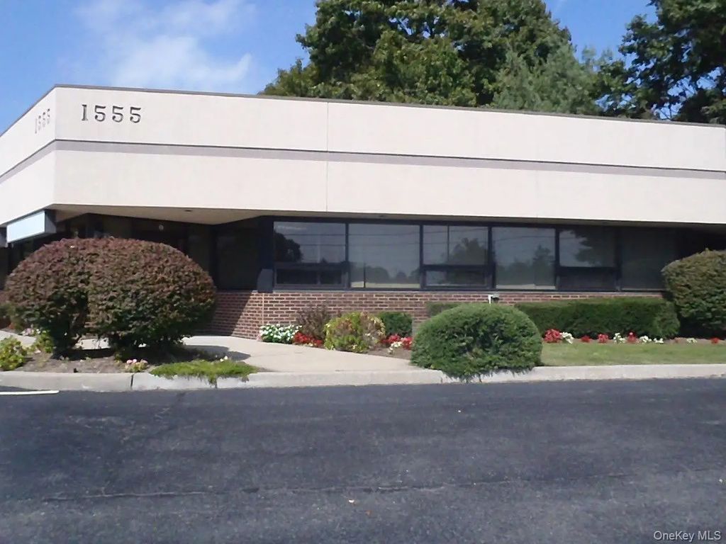 1555 Sunrise Highway # 7, Bay Shore