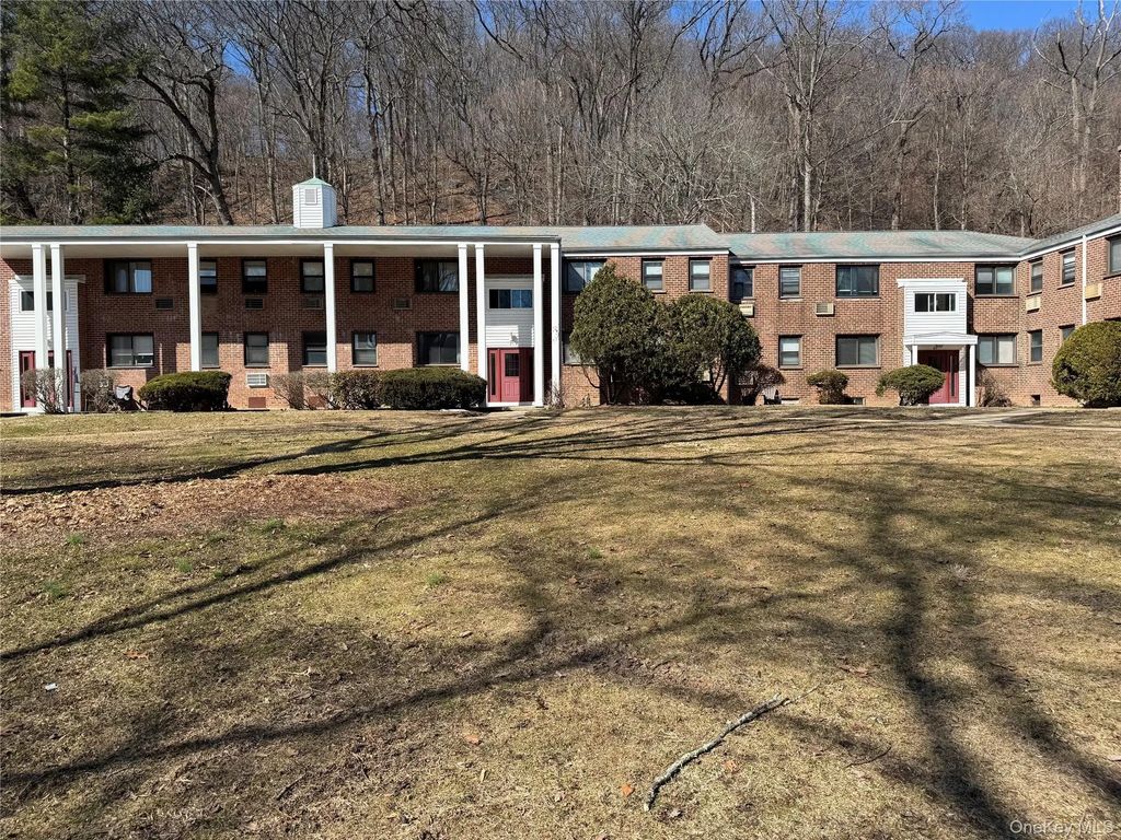 25 Lawrence Drive # A, White Plains