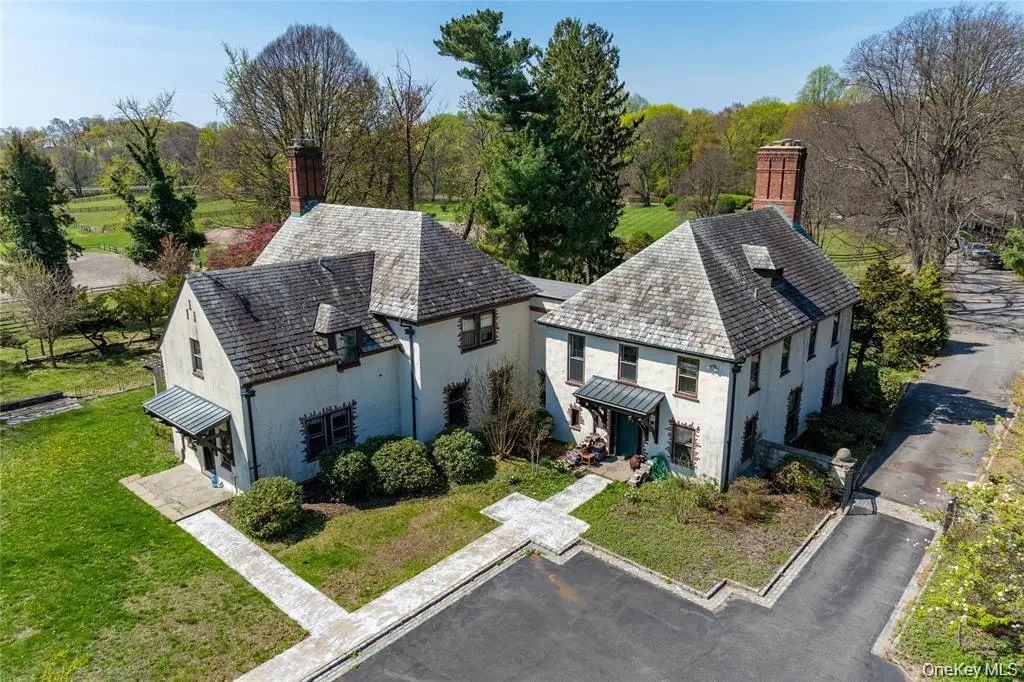 203 Store Hill Road, Old Westbury