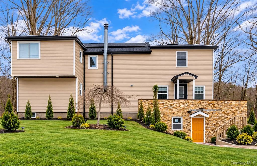 24 Johnsontown Road, Sloatsburg