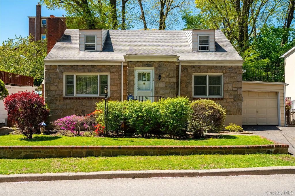 38 Raybrook Road, Yonkers
