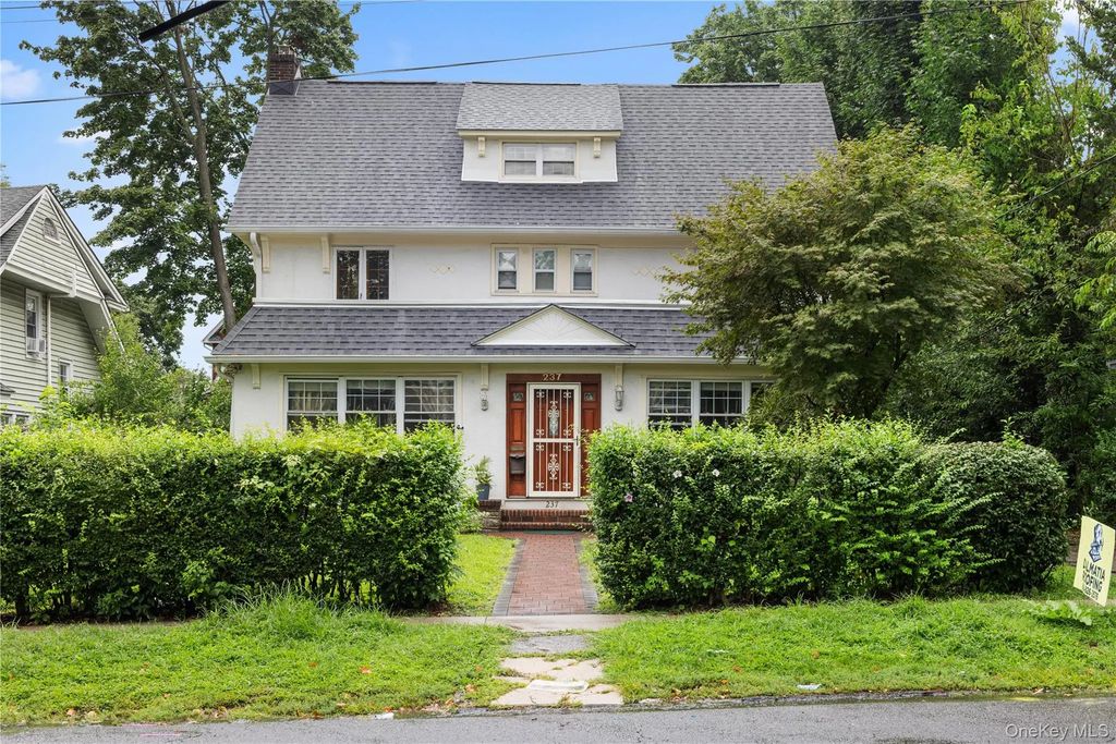 237 Coligni Avenue, New Rochelle