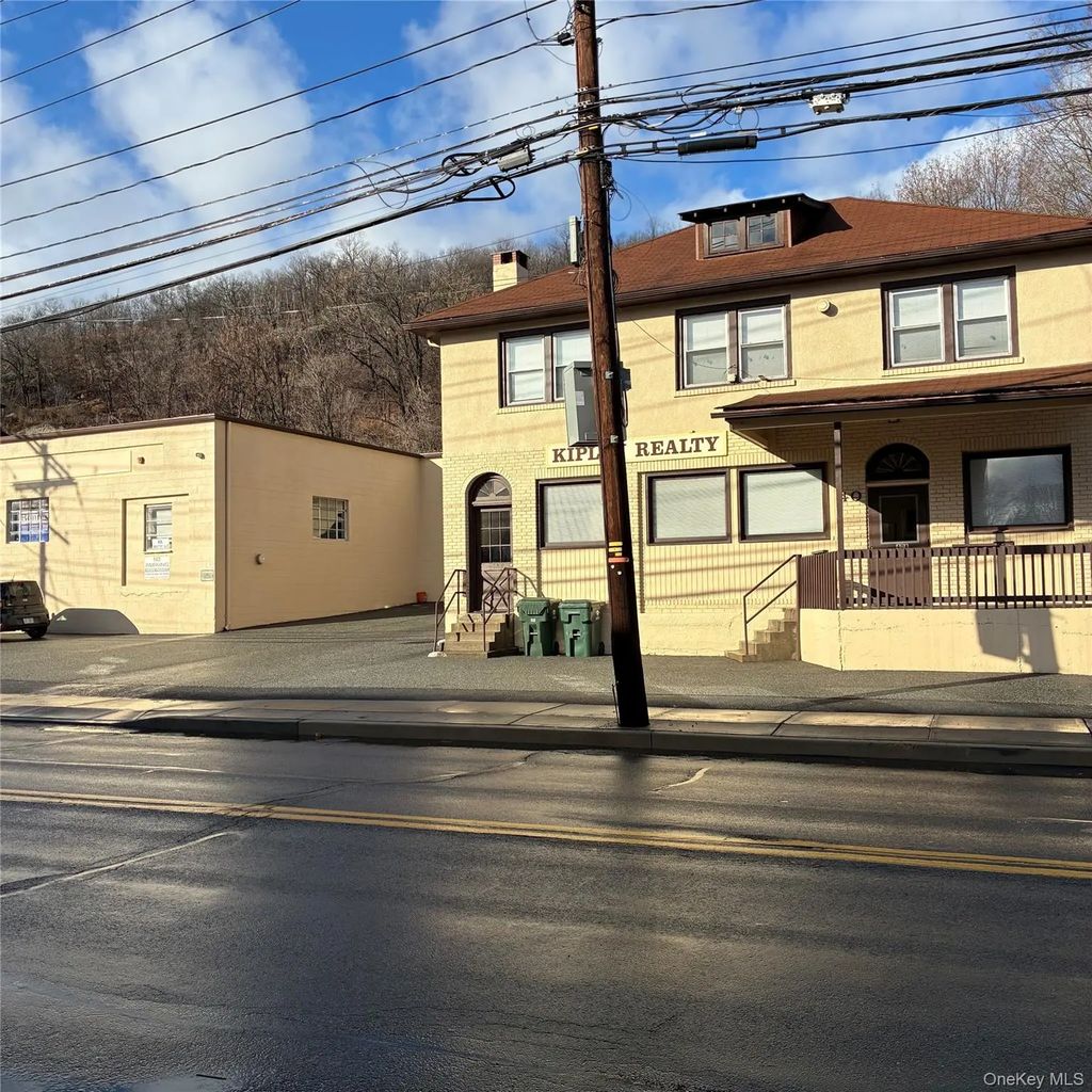 40 Wayne Avenue # A, Suffern