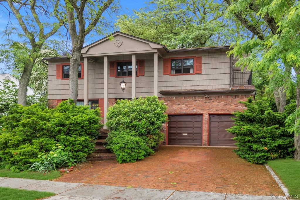 740 Kearny Drive, North Woodmere