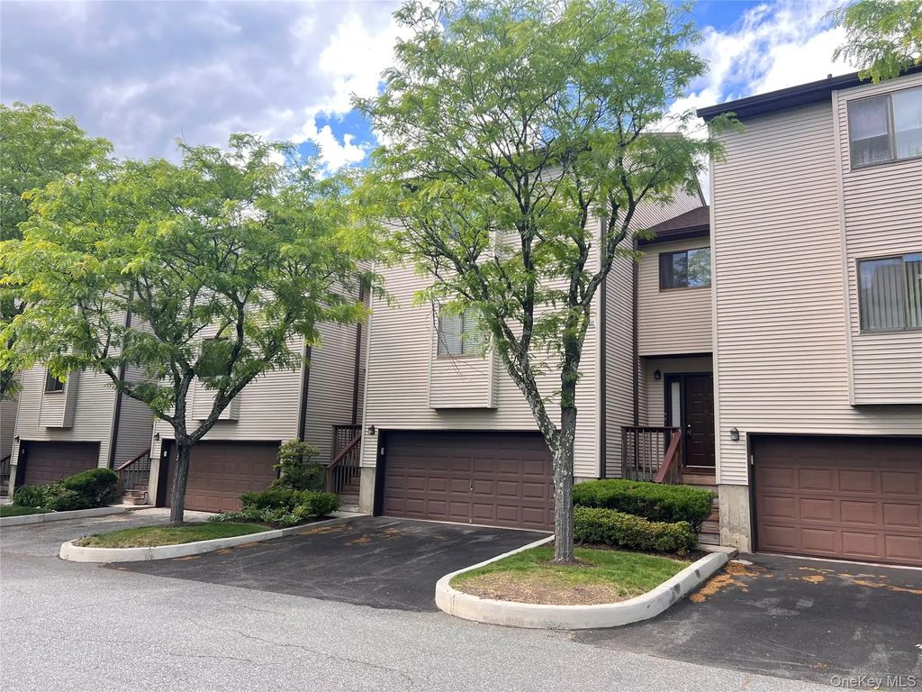 40 Chester Lane # 40, Nanuet
