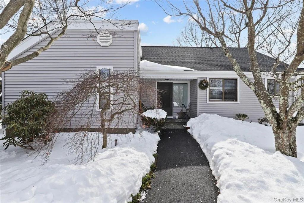 78 Heritage Hills # A, Somers