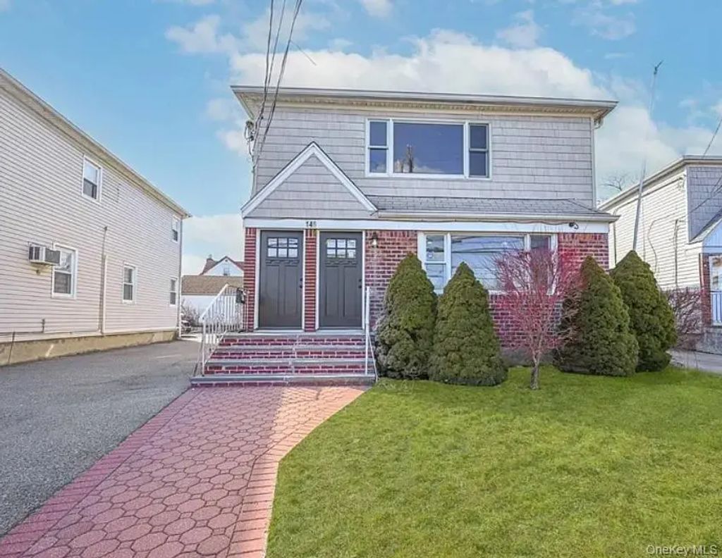 146 N Central Avenue 2, Valley Stream
