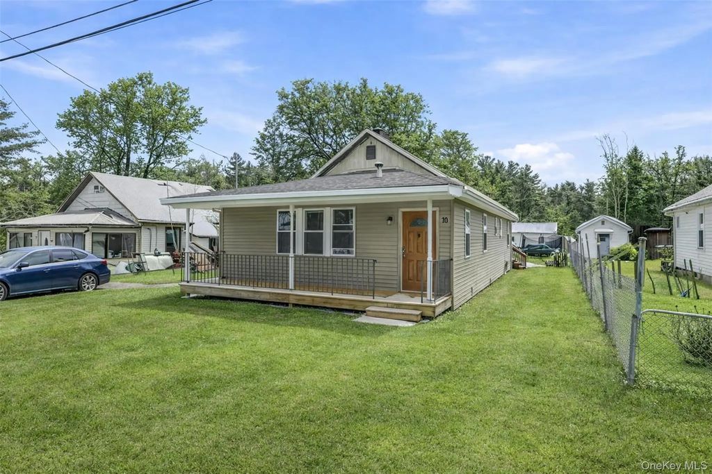 10 Maple Avenue N, Loch Sheldrake