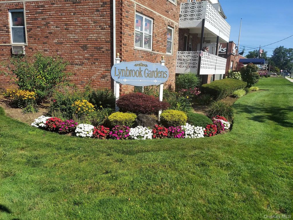 30 Daley Place 136, Lynbrook
