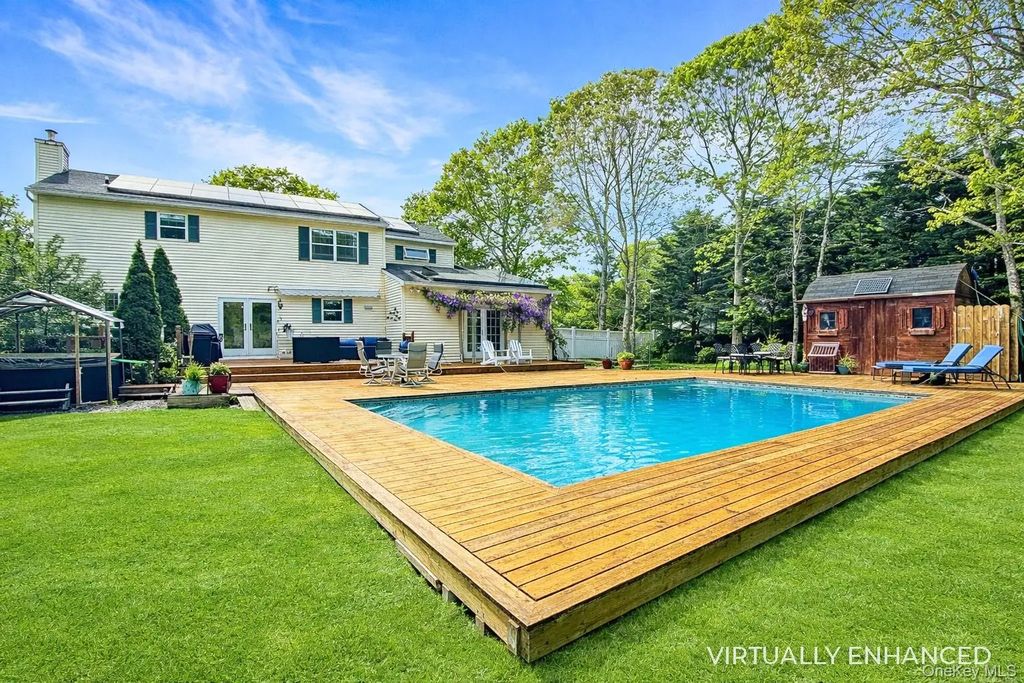 17 Jennifer Path, Westhampton Beach