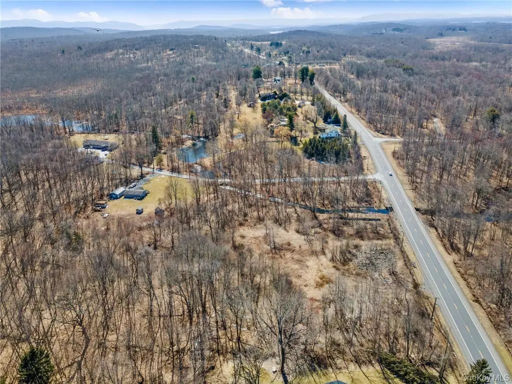 1136 Route 32, Plattekill