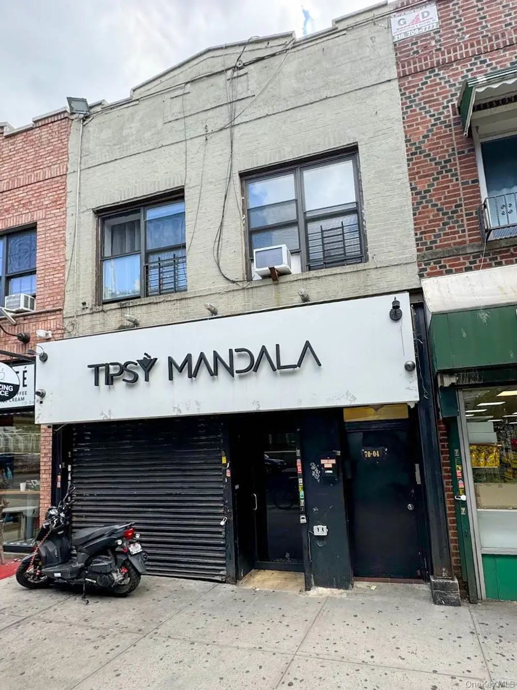 7004 Roosevelt Avenue, Jackson Heights