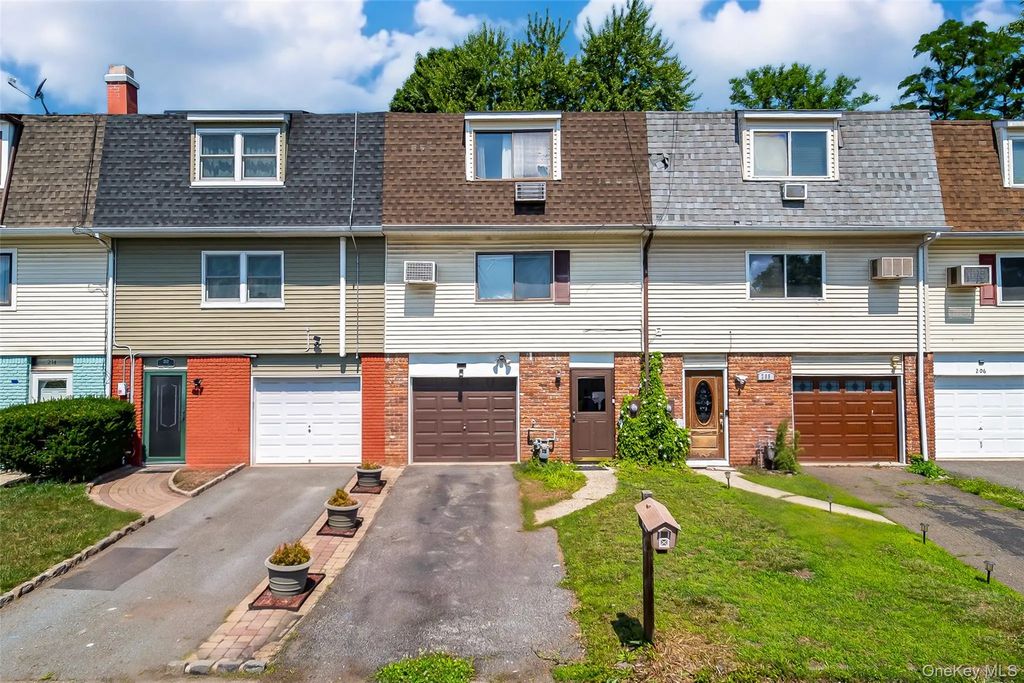 210 Chrystal Drive, Maybrook