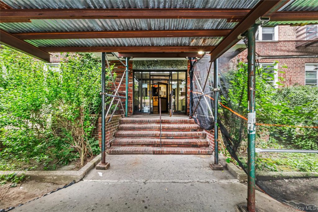 42-40 Bowne Street # 1f, Flushing