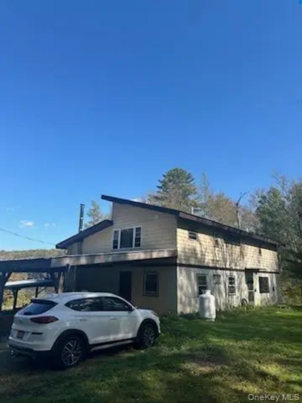 10 Dorm Drive, Fallsburg