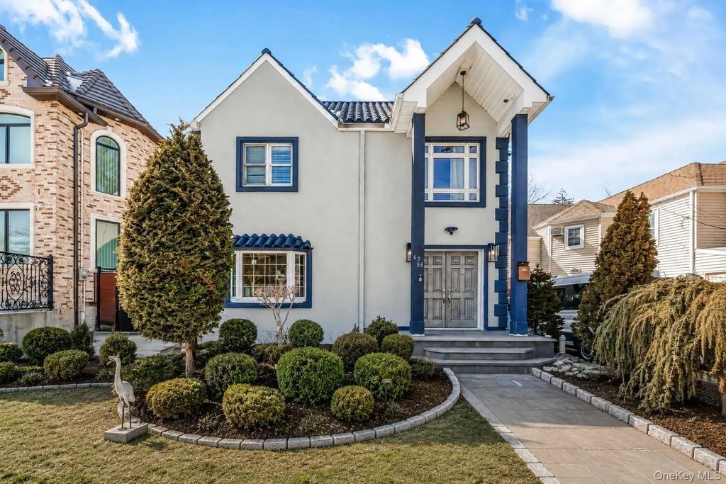 47-56 Glenwood Street, Little Neck