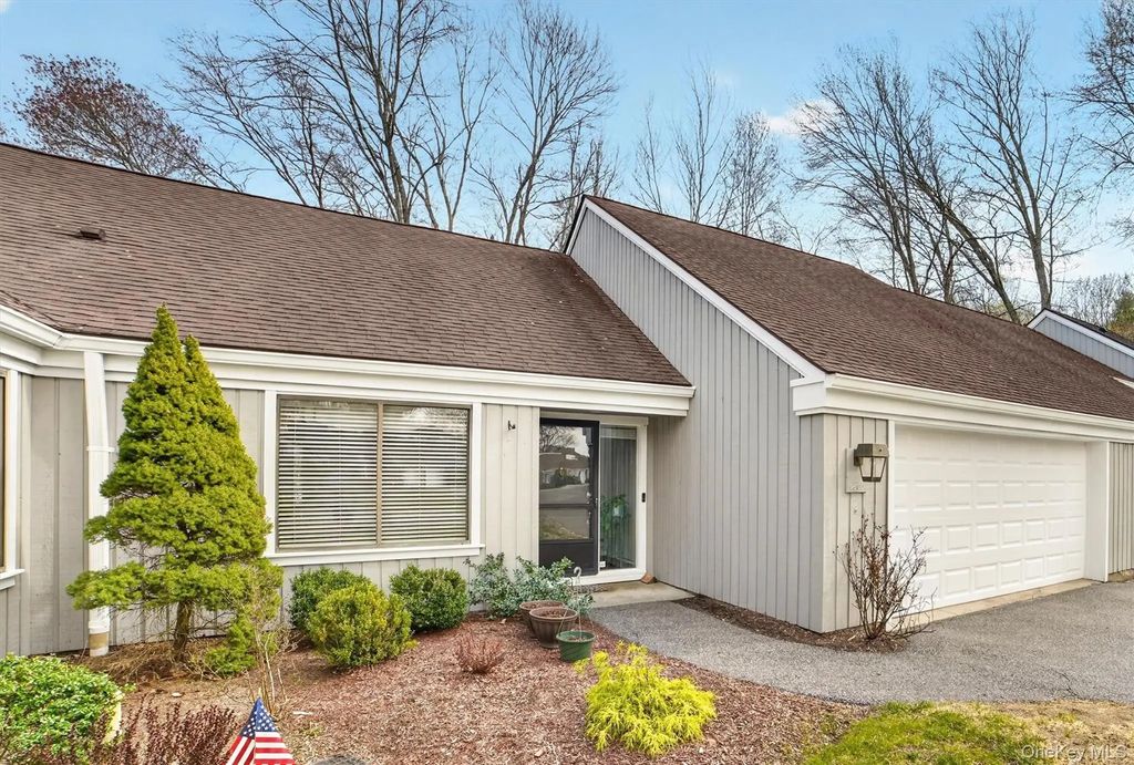 969 Heritage Hills # D, Somers