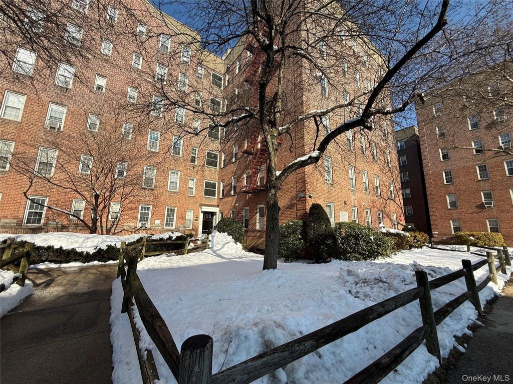 796 Bronx River Road # B38, Bronxville
