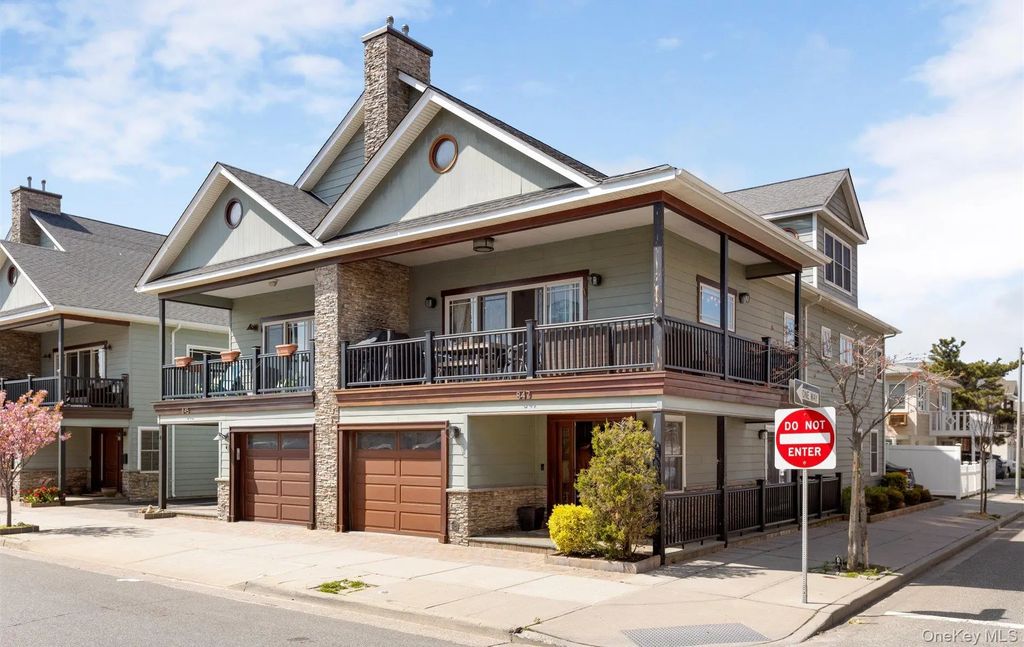 847 E Broadway, Long Beach