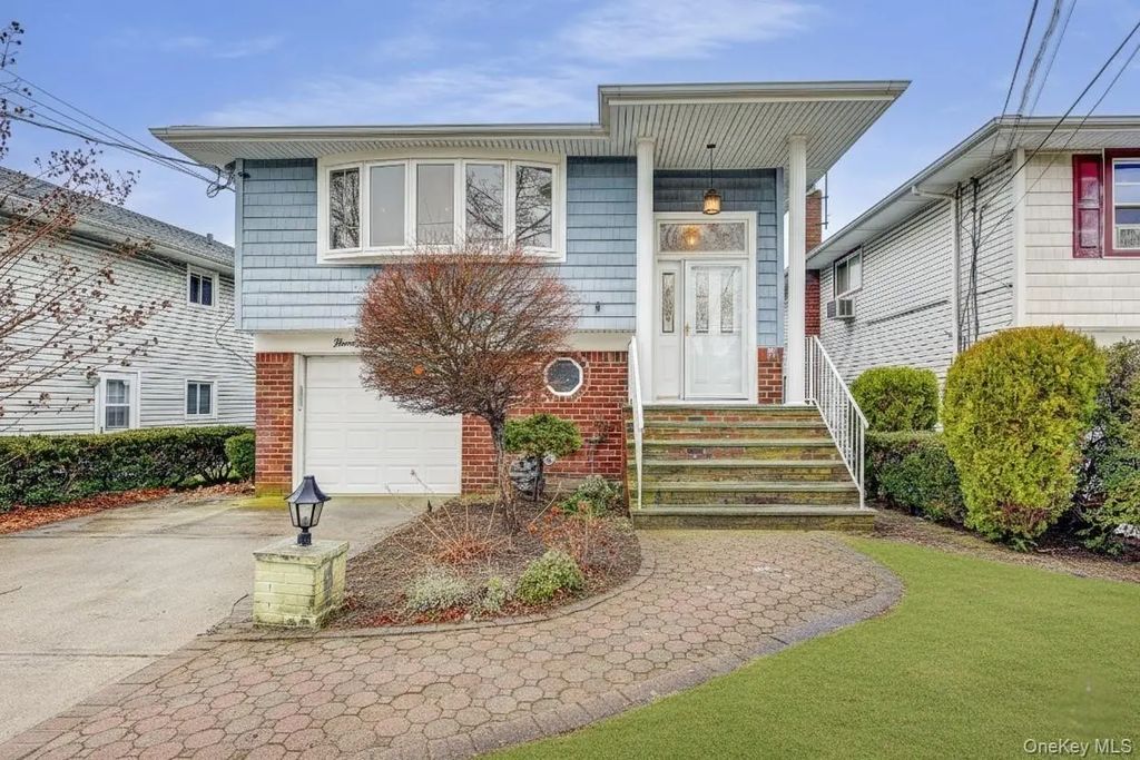 98 Union Place, Lynbrook