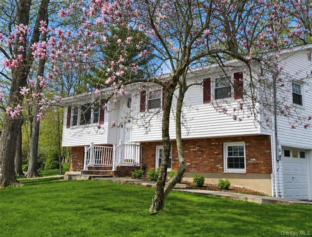 9 Eros Drive, Airmont