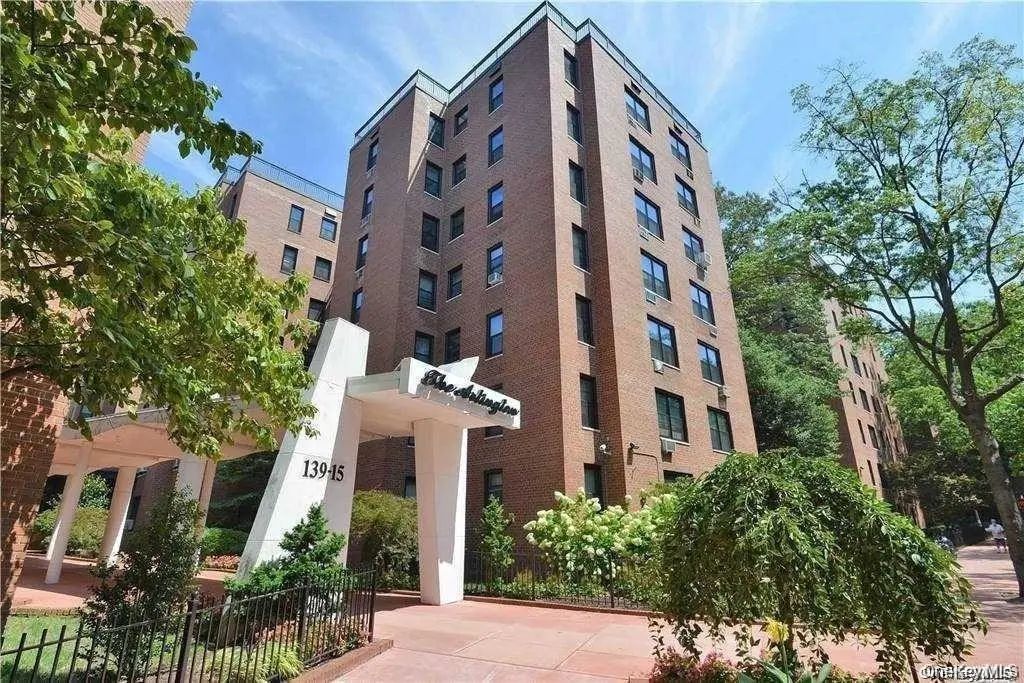 139-15 83rd Avenue # 506, Briarwood