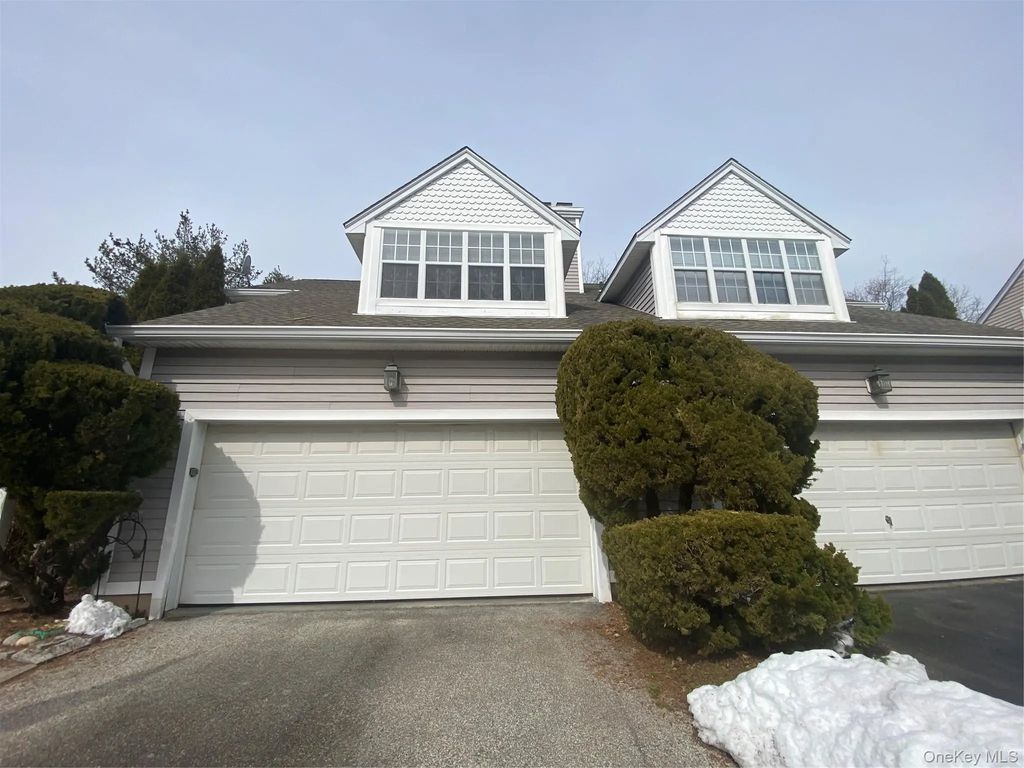 83 Roundtop Road, Yonkers