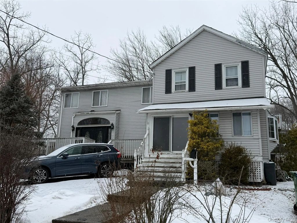 183 Montgomery Street, Goshen