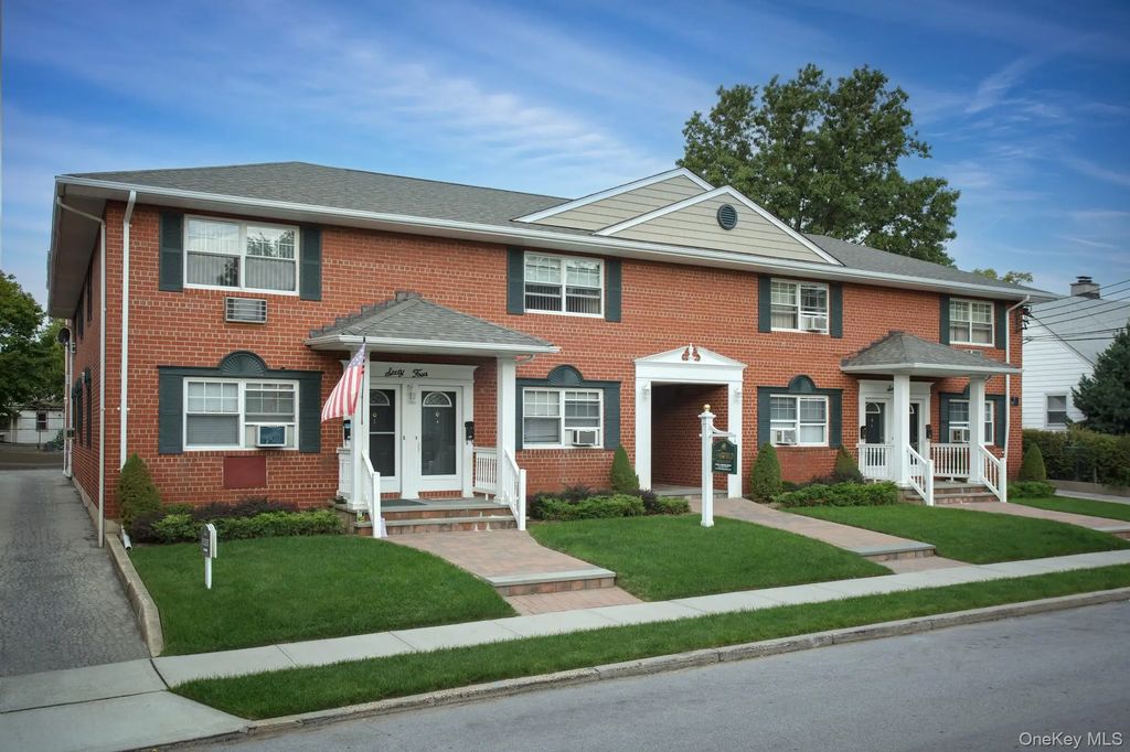 64 Gibson Avenue 3a, Valley Stream