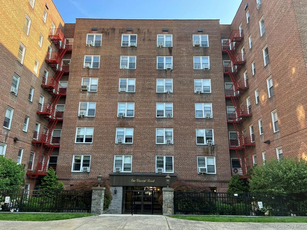 1 Vincent # Unit 3k, Bronxville