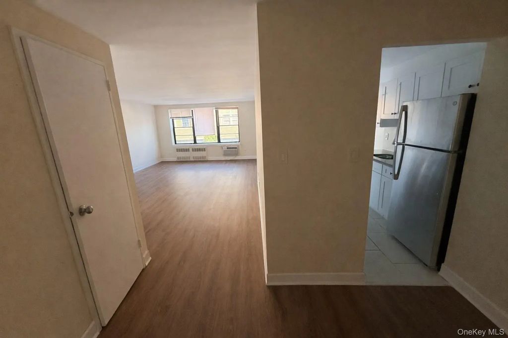 190 First Street 1k, Mineola