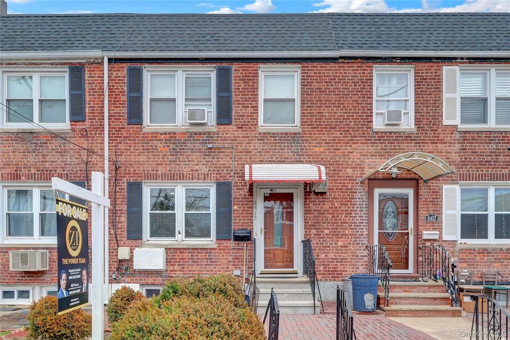 8415 259th Street, Floral Park