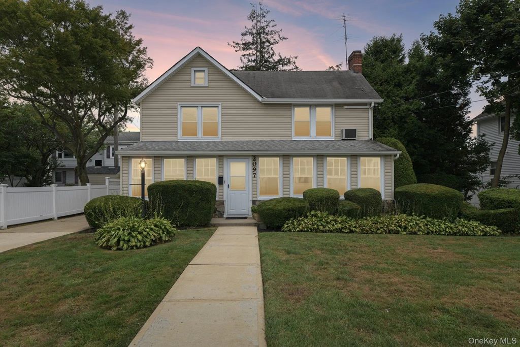 2097 Washington Avenue, Seaford