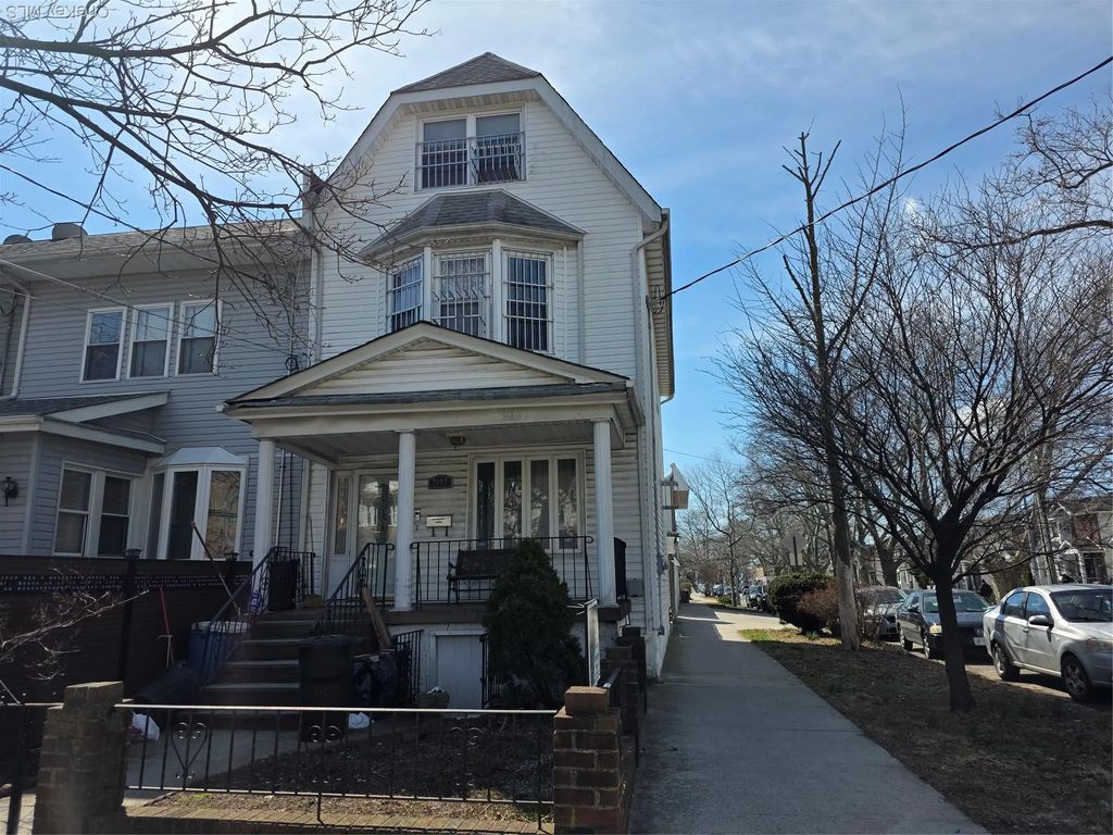 9102 96th Street, Woodhaven