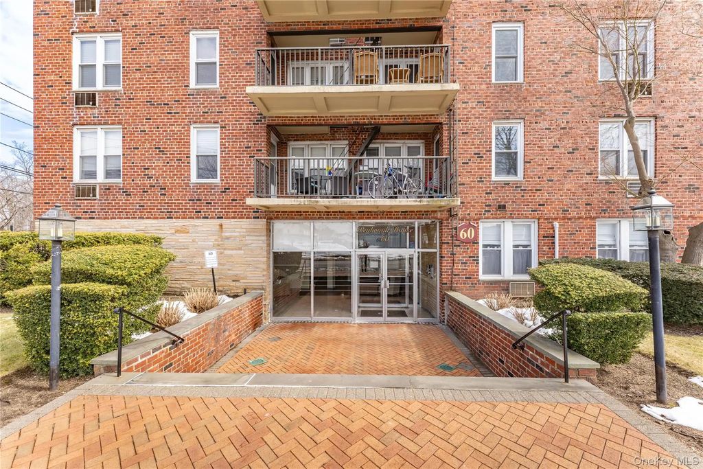 60 Hempstead Avenue 2k, Lynbrook