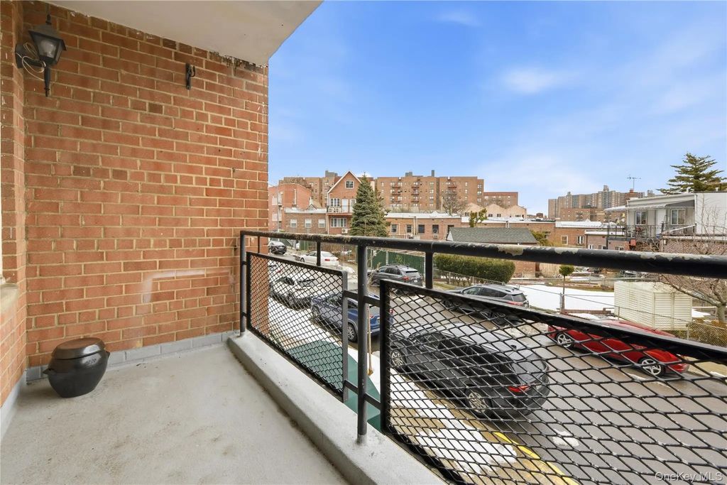 67-50 Thornton Place # 1f, Forest Hills