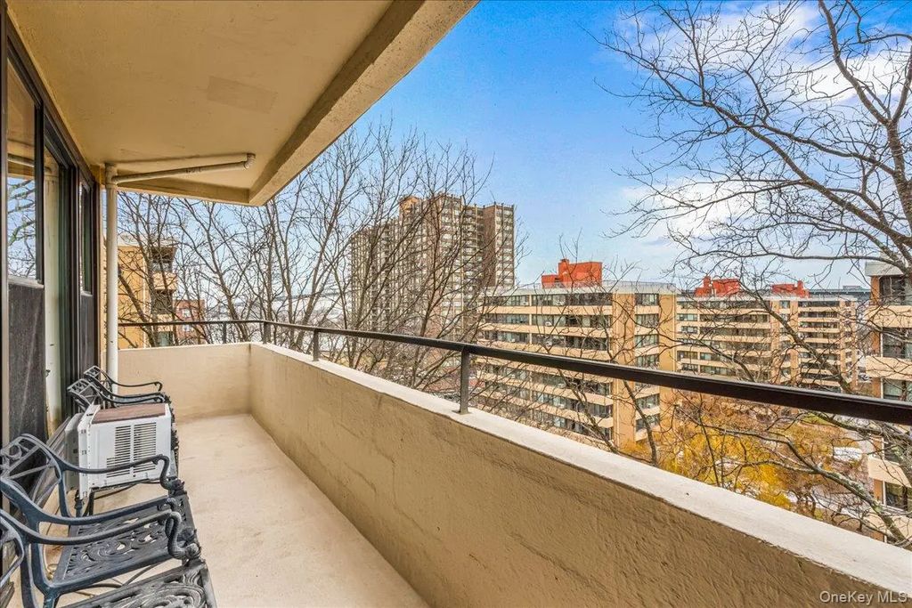 7-24 166th Street # 8c, Beechhurst