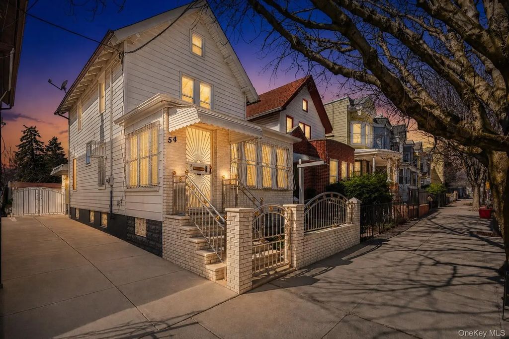 54 Chestnut Street, Brooklyn