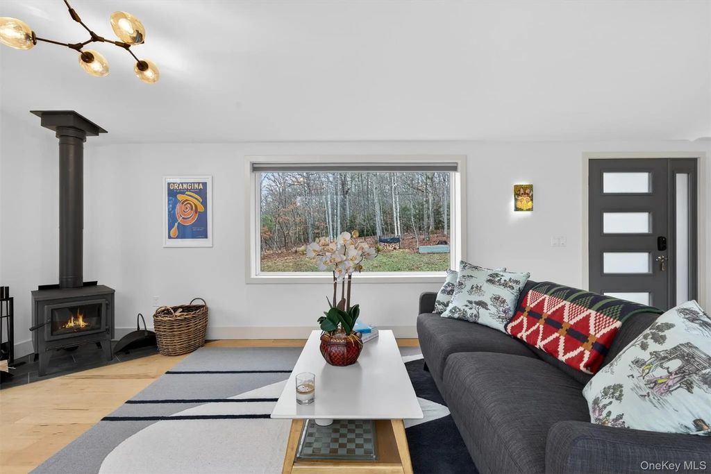119 Lenni Lenape Road, Narrowsburg