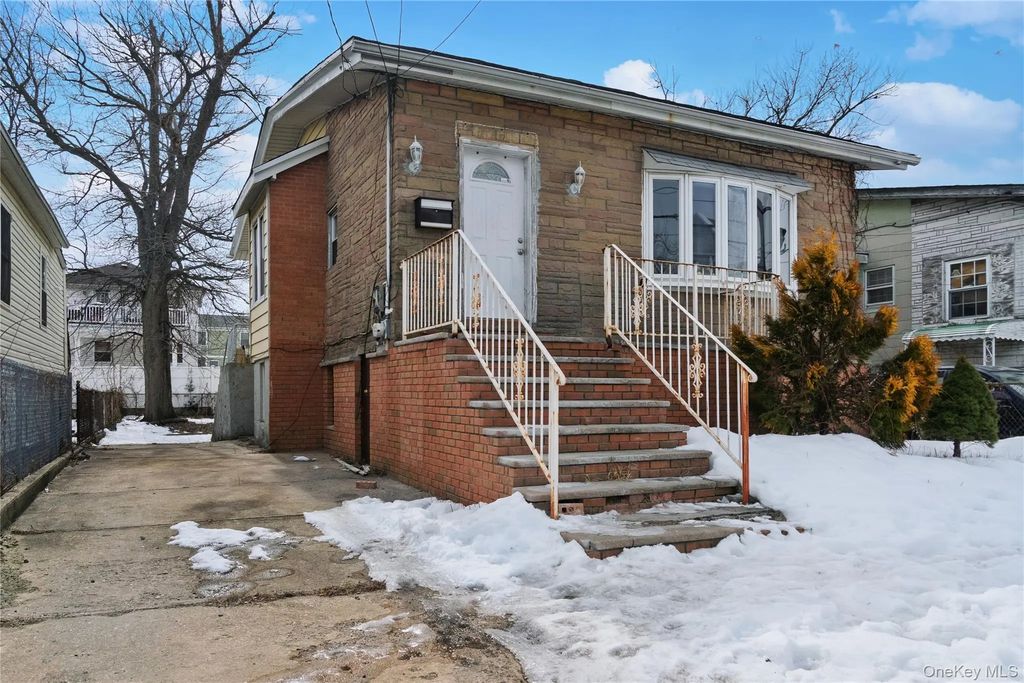 6529 Bayfield Avenue, Arverne